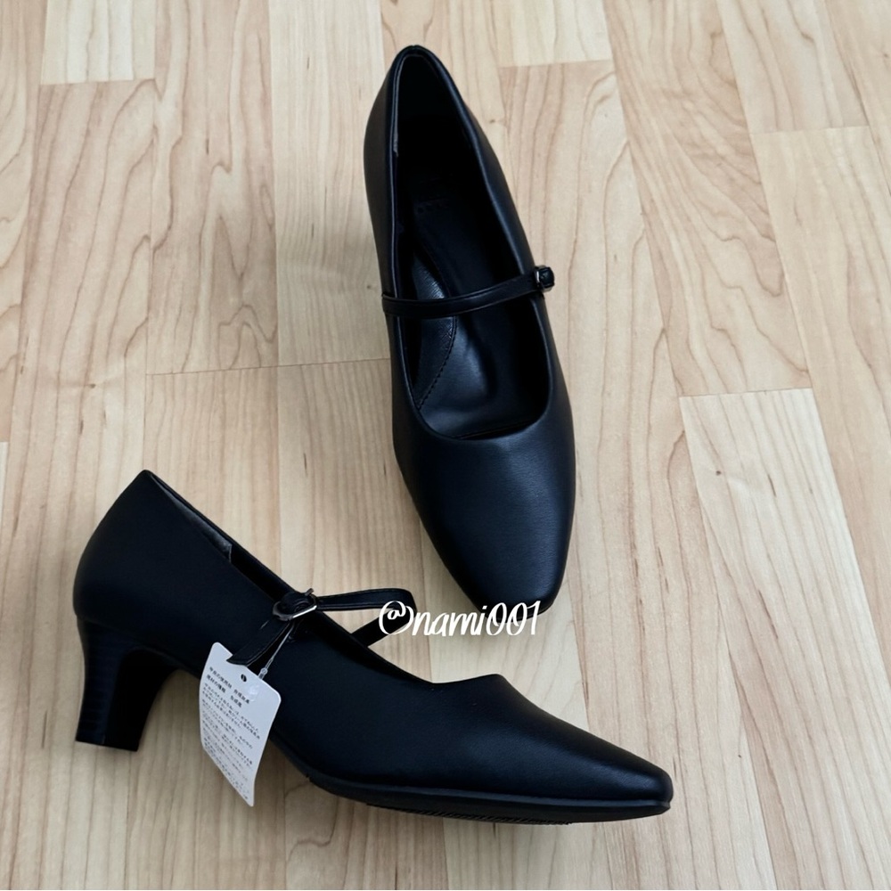 The Perfect Mary Jane Black Pumps - NIB